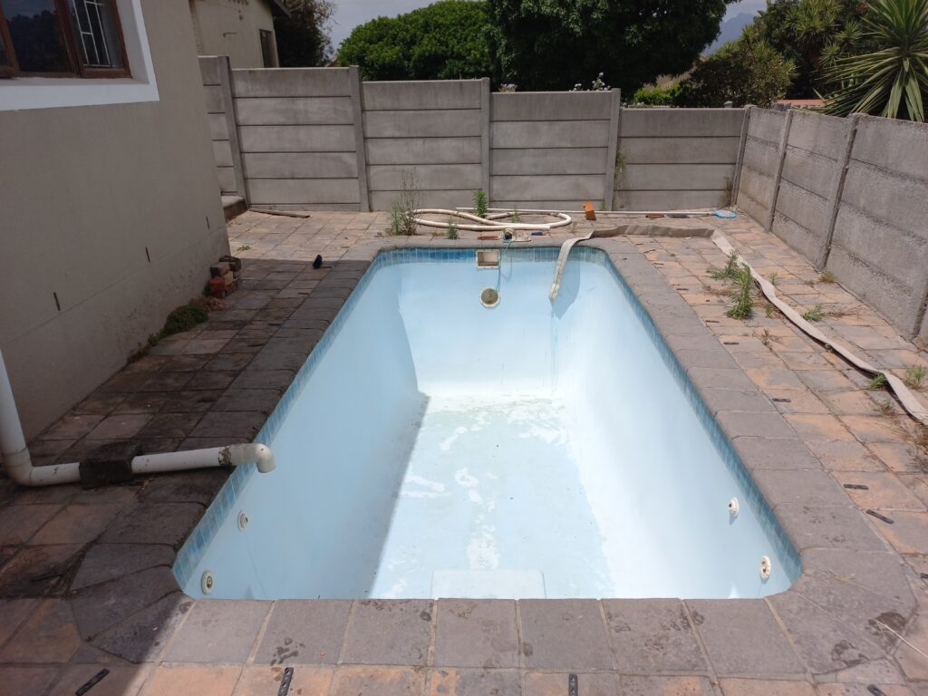 pool installation in diep river